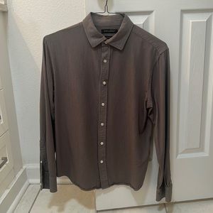 Banana Republic Untucked Slim Fit Shirt (M / Gray)